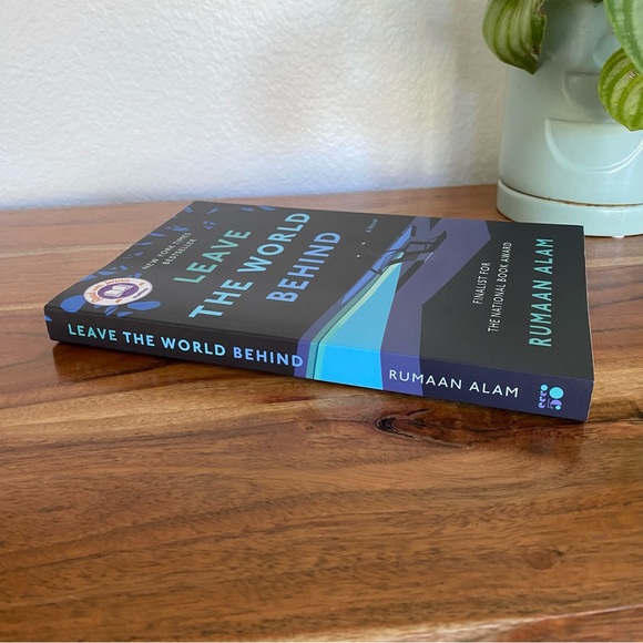 Leave the World Behind by Rumaan Alam, Paperback - Picture 4 of 7
